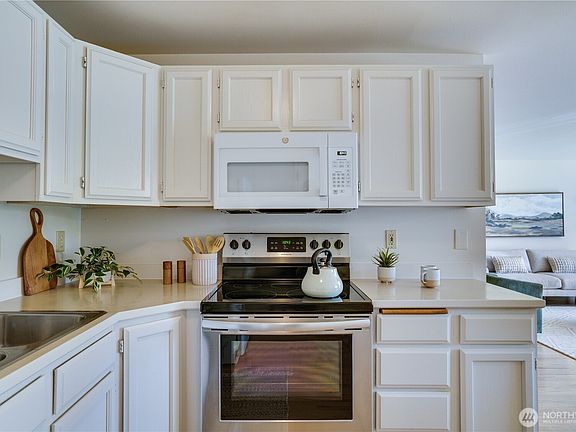 5th image of 6221 41st Avenue E