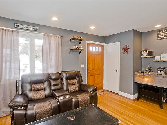 5th image of 65 Helen Cir