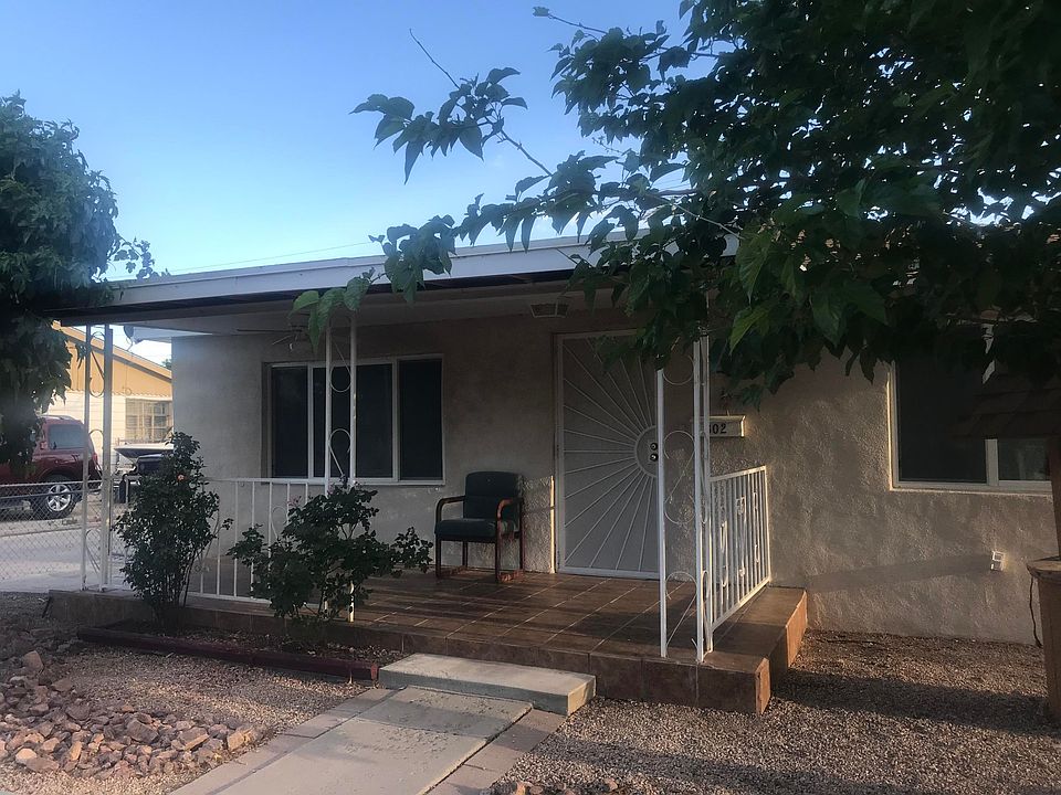 1st image of 302 San Andres Ave NW