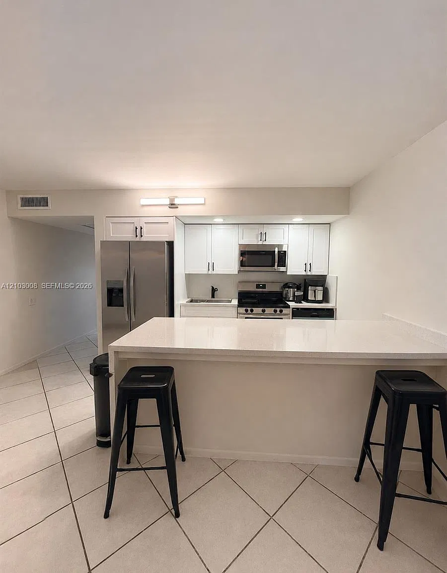 Bahama Village Condo — Photo 1