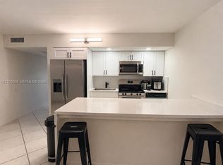 1207 Bahama Bnd APT E1, Pompano Beach, FL 33066