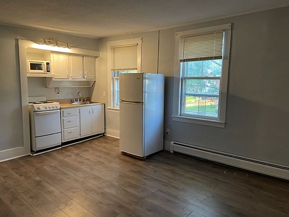 2nd image of 38 Railroad St #5