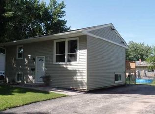 612 Westwind Dr, Carpentersville, IL 60110