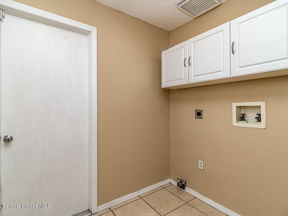 1st image of 3464 Saddle Brook Dr