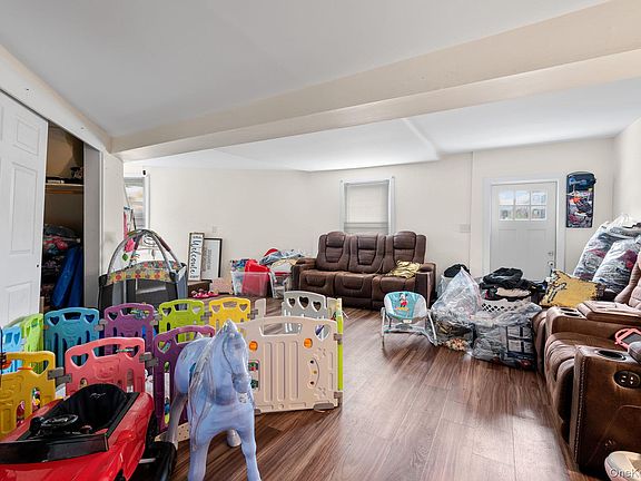 5th image of 252 Partition St