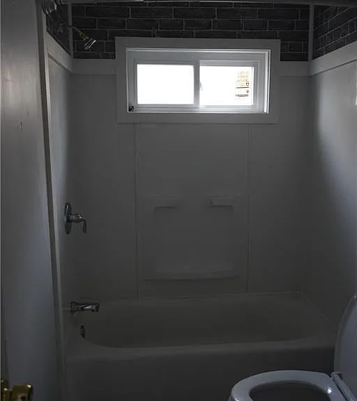 541 Whalley Ave — Photo 4