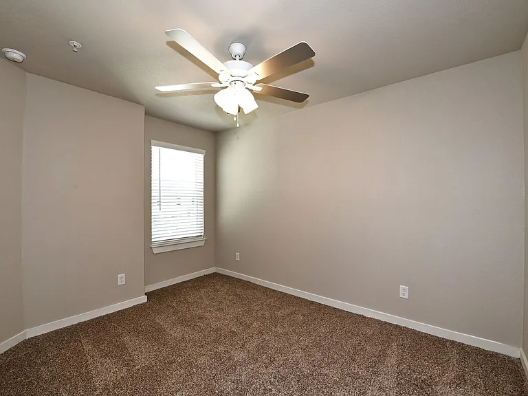 11318 Clearmine St — Photo 88