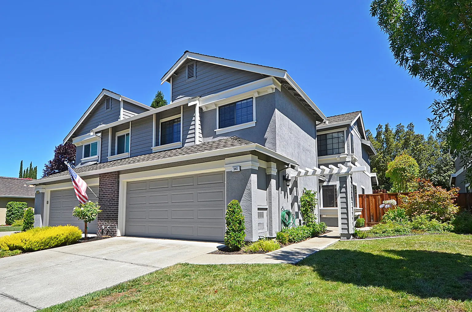 340 Bridgeside Cir photo 1