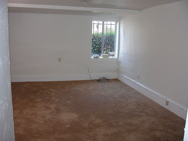 grnd fl living rm