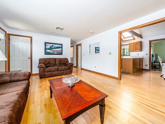 5th image of 18 Goat Field Ln