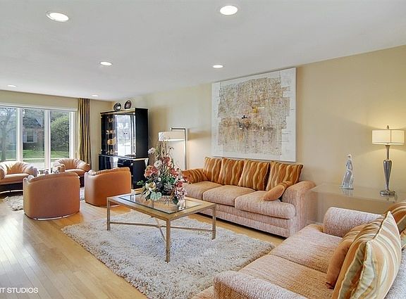 3rd image of 3616 Heritage Dr
