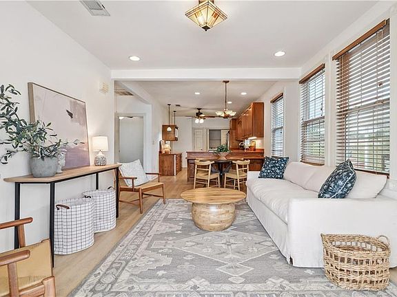 4th image of 5496 Hawthorne Pl