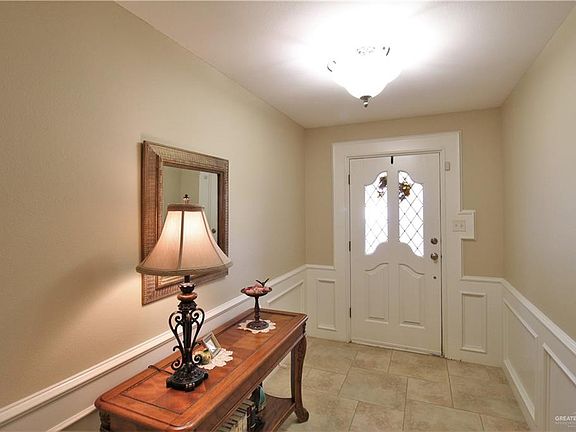 2nd image of 1523 Bluebonnet Ave