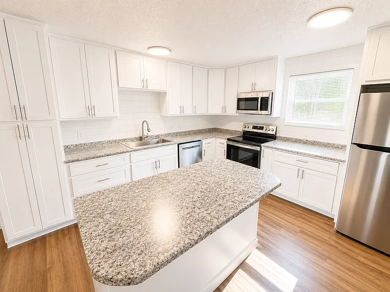 106 Lake Point Dr — Photo 7