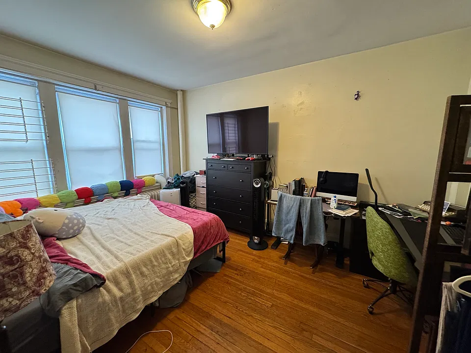 63 Woodstock Ave #5
