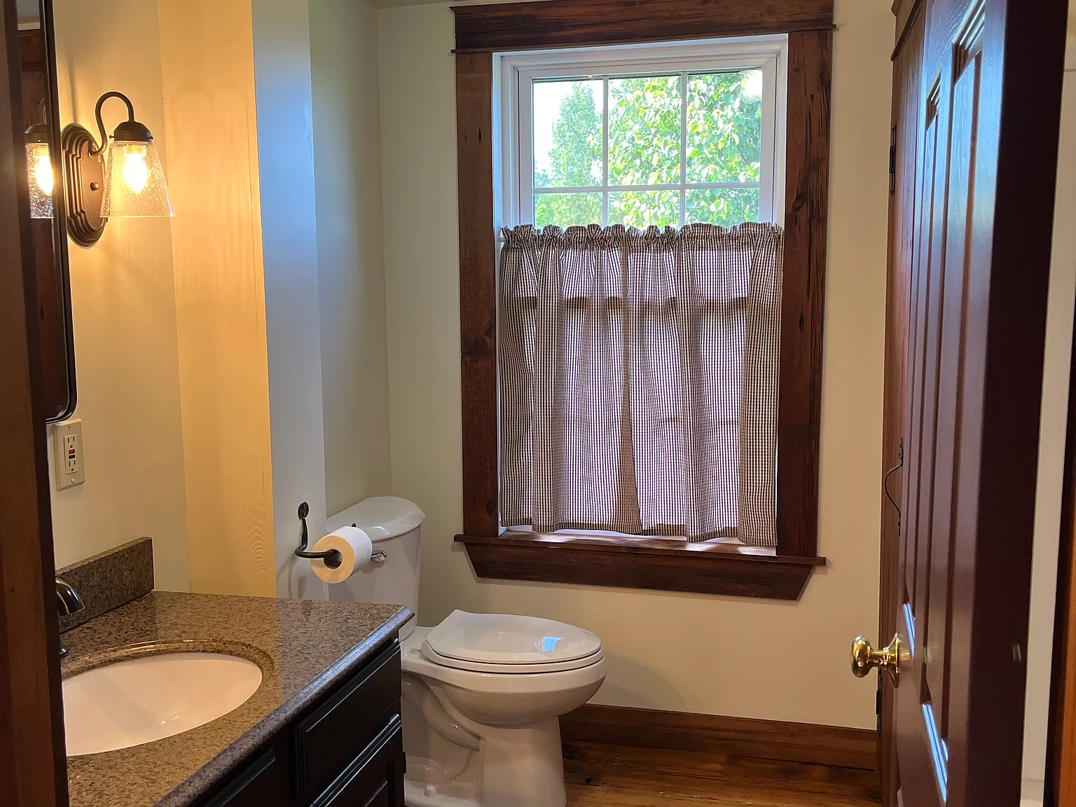 2 bed, 1131 sqft, $2,000 — Photo 2