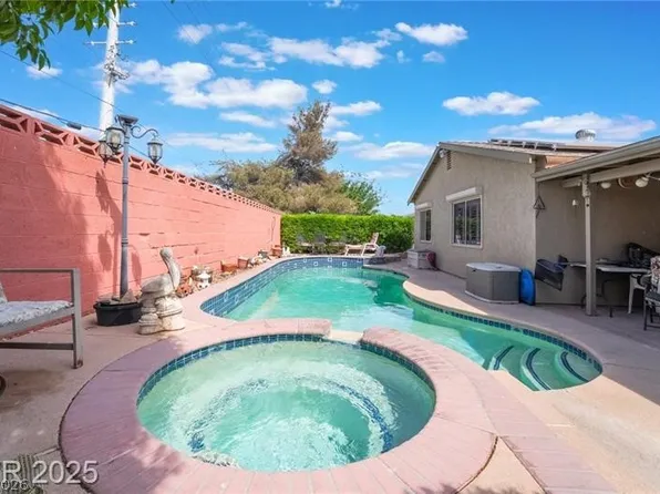 7250 Clearwater Cir, Las Vegas, NV 89147