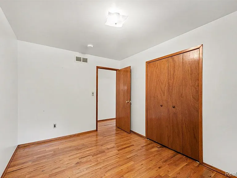35656 Saxony Dr — Photo 21