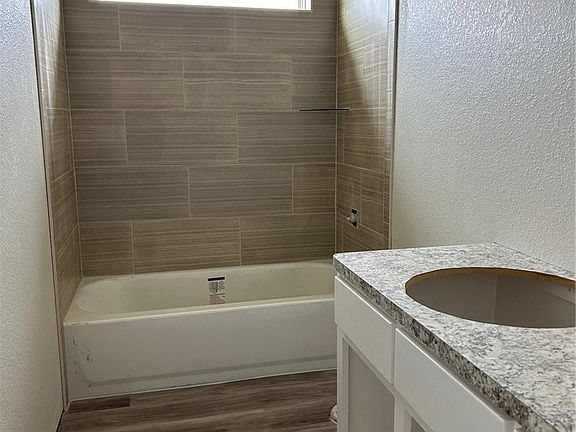 5th image of 218 W Ruby Rd