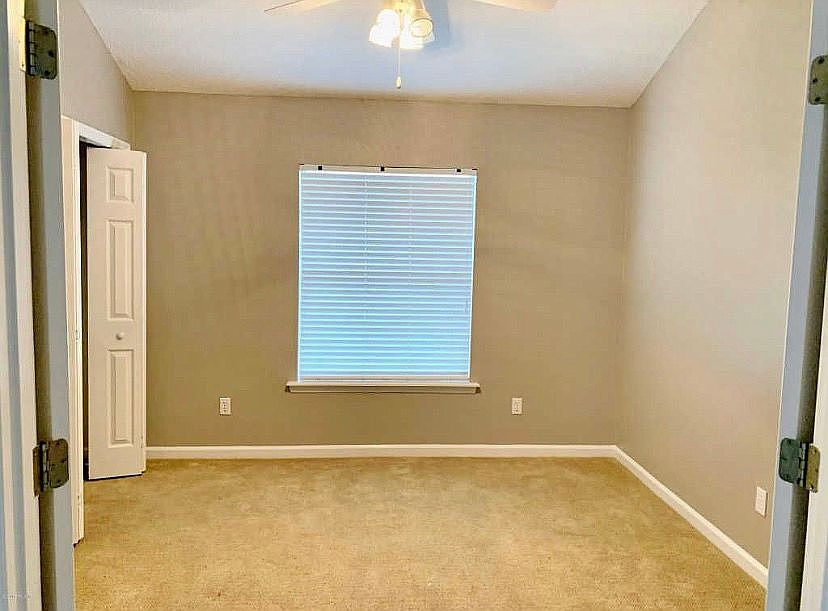 1st image of 681 Lake Stone Cir
