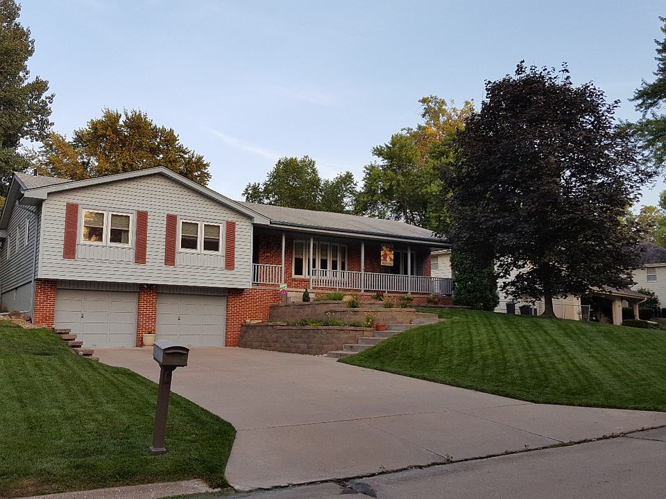 1st image of 523 S 118th St