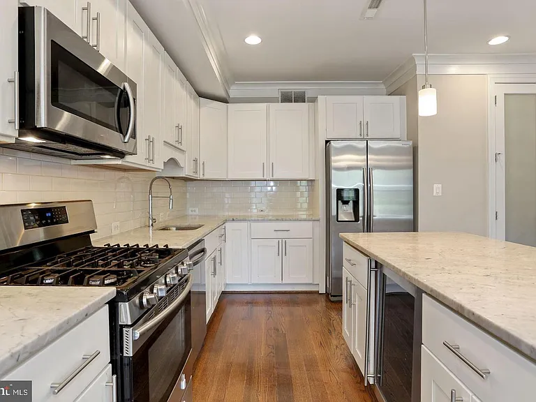 224 R St NE #2 — Photo 6