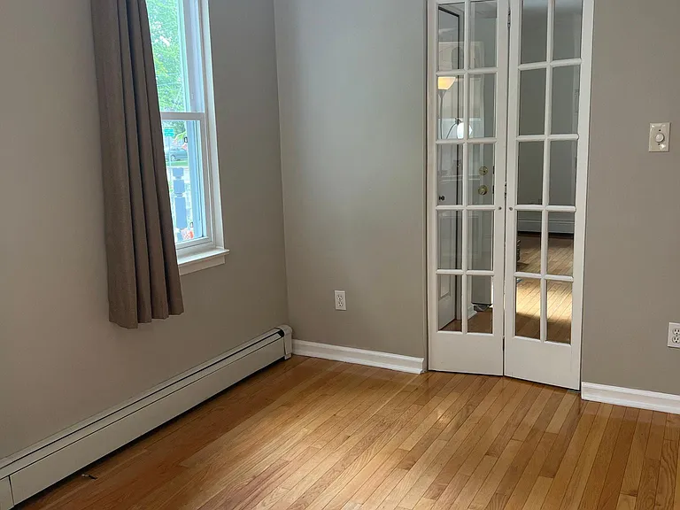 2332 Ardmore Ave — Photo 7