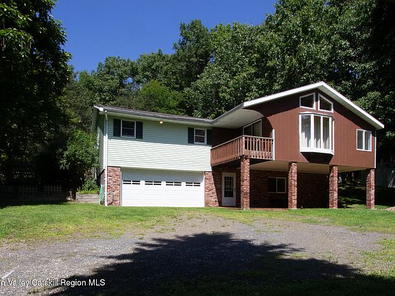 2nd image of 524 Angel Hill Road