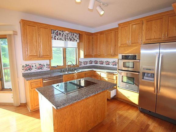 2nd image of 817 Lake Susan Hills Dr