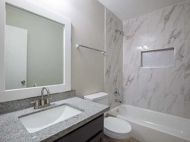 718 Remwick Dr — Photo 10