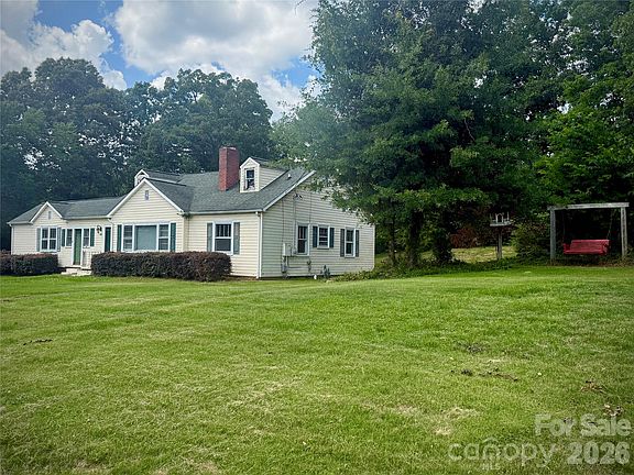 3rd image of 303 Cavin Ave