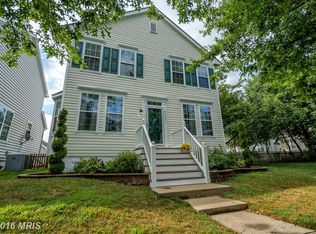 43397 Edgewater St, Chantilly, VA 20152