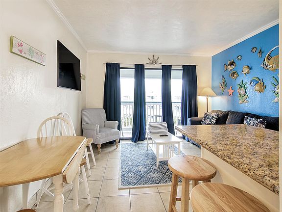 4th image of 6102 Seawall Blvd #318