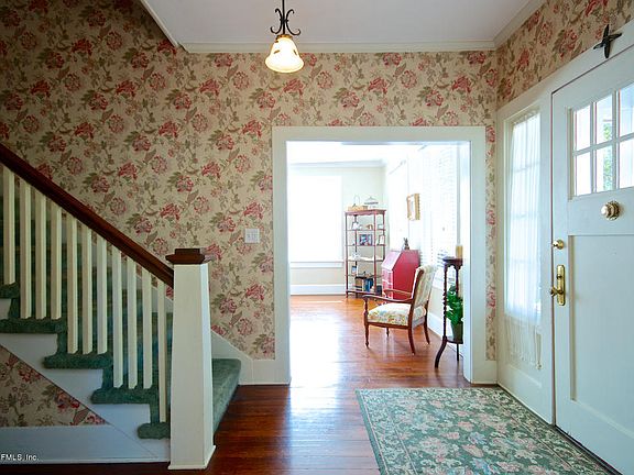 5th image of 1621 Donald St