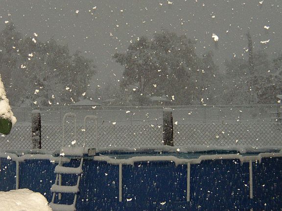 Yes it does snow in Yucaipa/Dec.2004