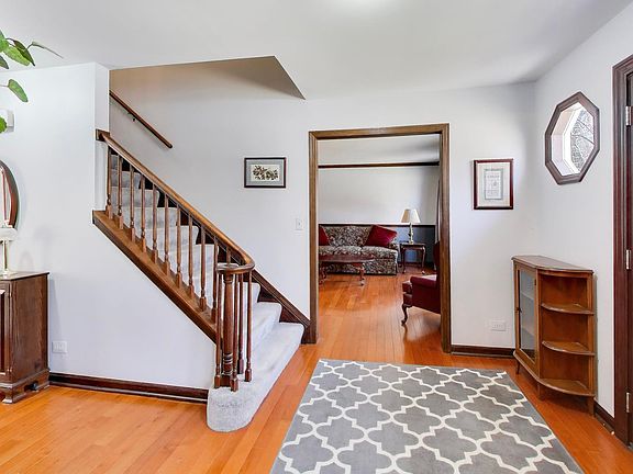 4th image of 211 Woody Way