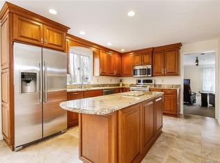 18 Ridge Rd, Newtown, CT 06470