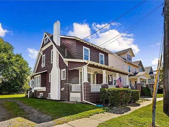 3rd image of 22 Fairfax Pl