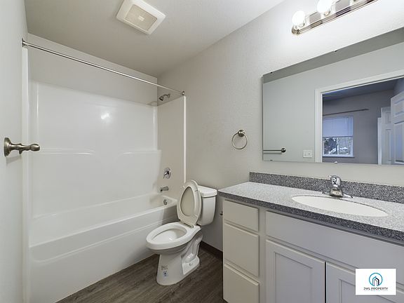 5th image of 2416 Homestead Dr #B