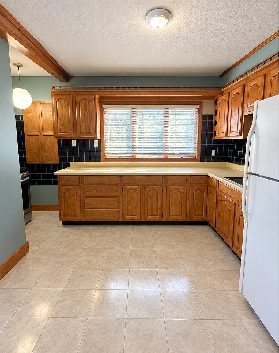 3 bed, $3,800 — Photo 1