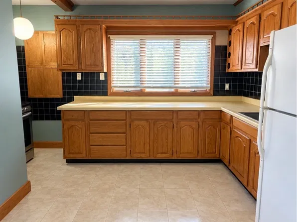 349 Alewife Brook Pkwy #2, Somerville, MA 02144
