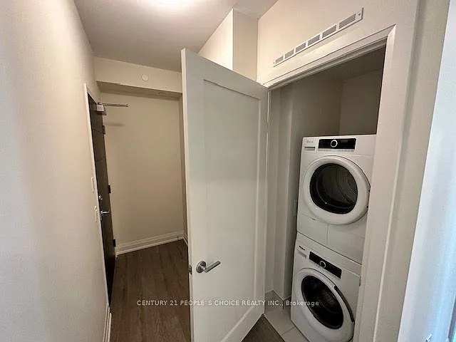 212 King William St #703 — Photo 24