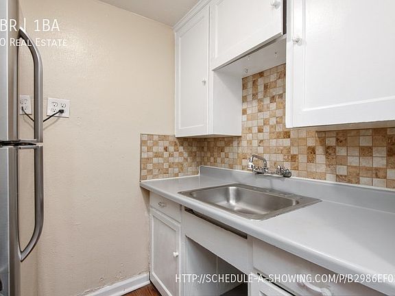 4th image of 1320 E 14th Ave #A