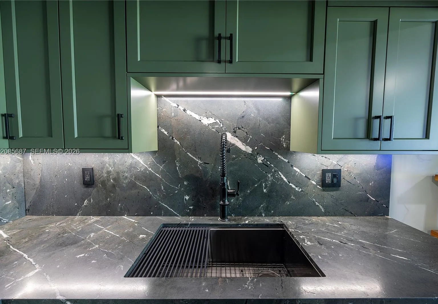Boston Plaza Condo — Photo 3