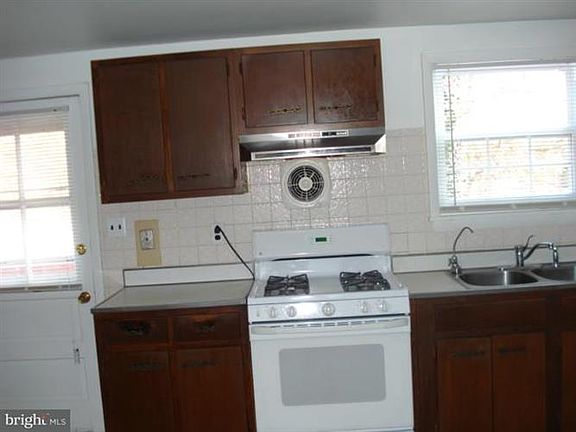 3rd image of 1405 Willshire Dr