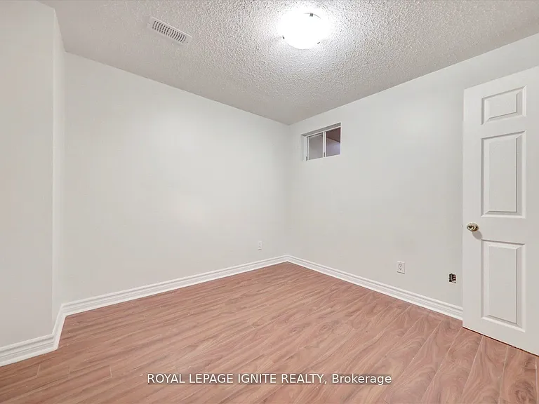 16 Sophia Rd #BASEMENT — Photo 11