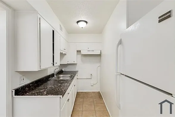 3319 N 32nd St #9 — Photo 9
