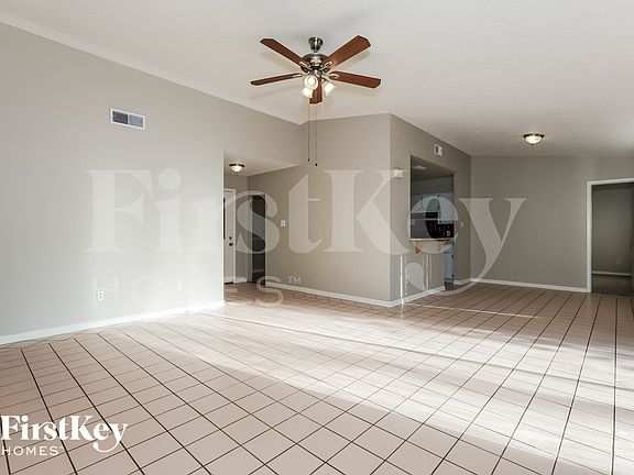 4th image of 16219 Pebblebrook Dr