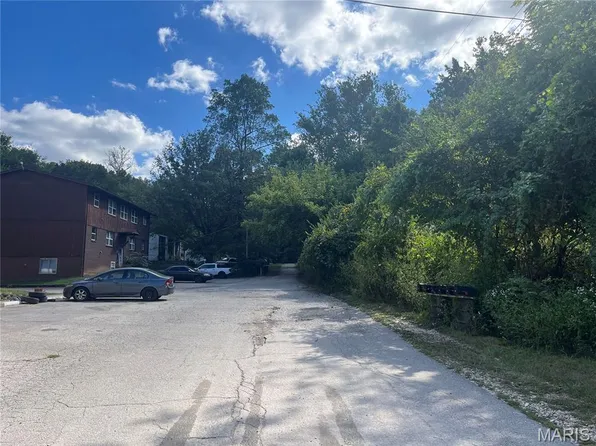 2149 Linnus Dr, High Ridge, MO 63049