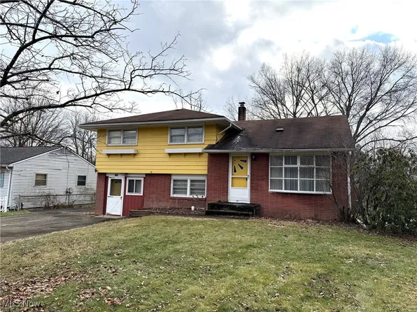 1198 North Rd SE, Warren, OH 44484